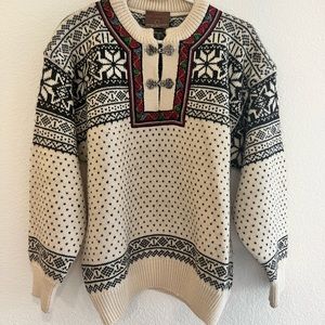 100% pure wool Norwegian Sweater